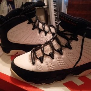 Pre owned Jordan 9 Retro size 6.5y